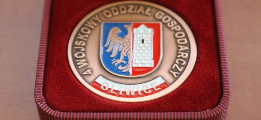 Prezydent Piekar Śląskich z pamiątkową odznaką