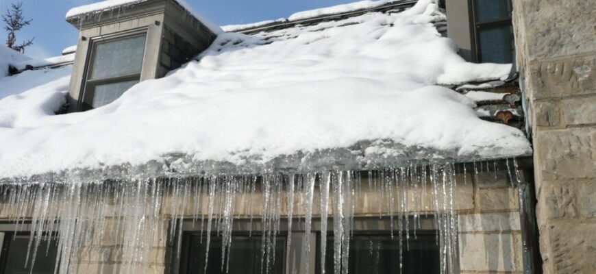 W nocy silne opady. Usuń śnieg z dachu