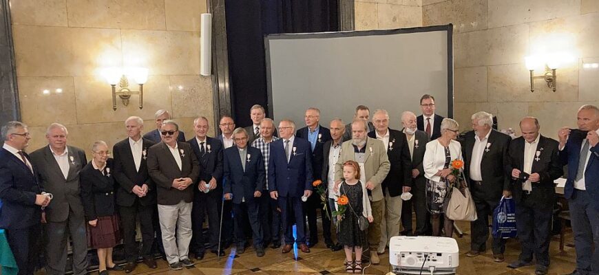 Piekarzanie uhonorowani Krzyżem Wolności i Solidarności