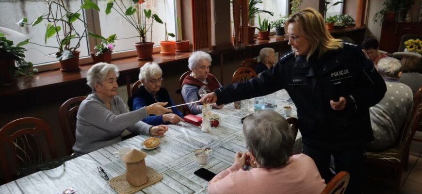 Piekarska policja radzi: Seniorze, nie daj się oszukać!