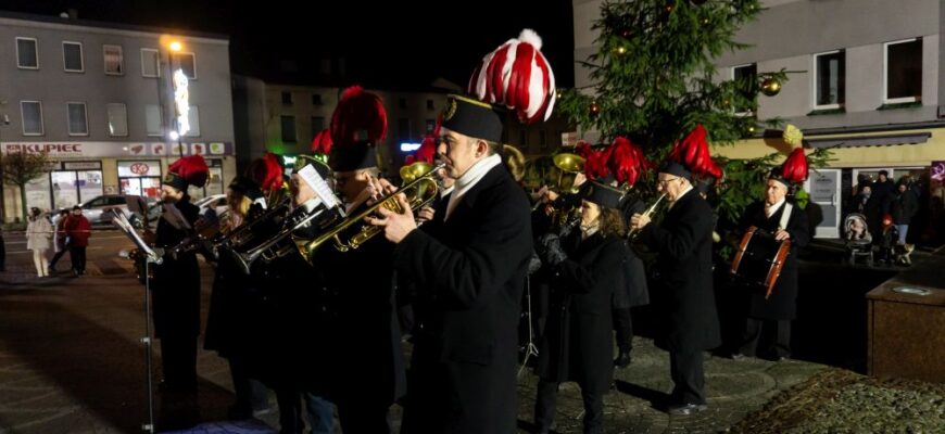 Rozświetlenie miejskiej choinki w Piekarach Śląskich