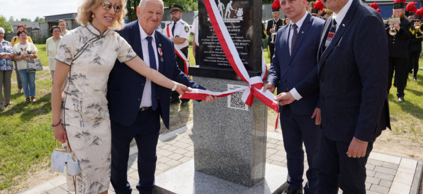 Odsłonięcie tablicy pamięci Górników i Hutników „Orła Białego”