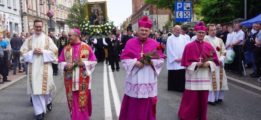 Pielgrzymi przybyli do Kalwarii Piekarskiej